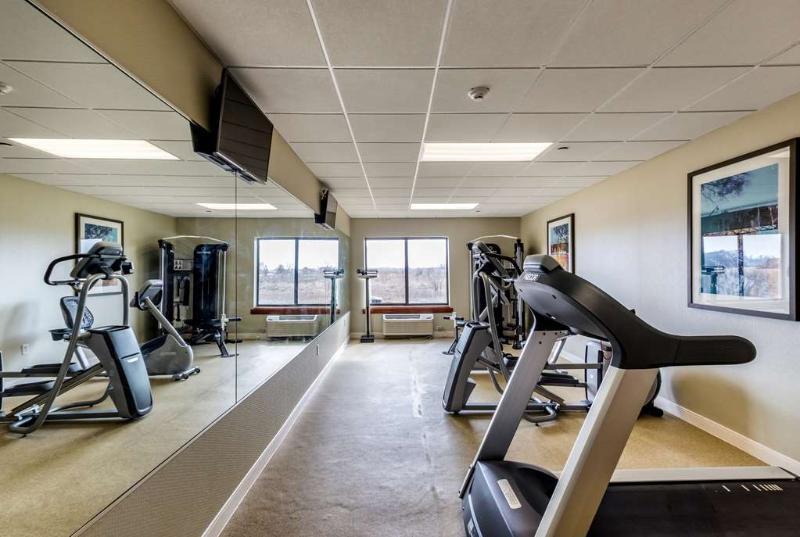 Holiday Inn Express & Suites Cedar Falls - Waterloo By Ihg 外观 照片