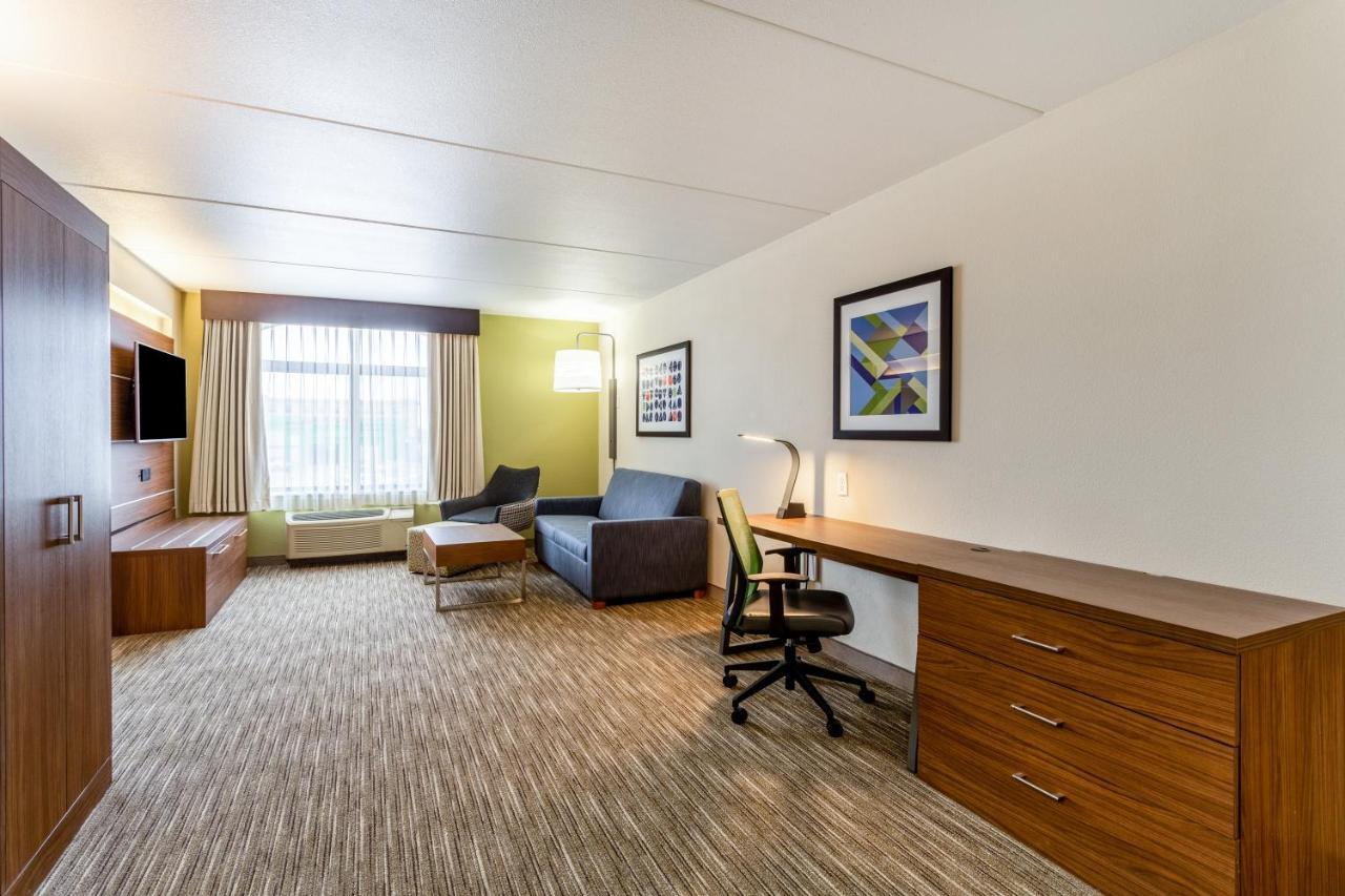 Holiday Inn Express & Suites Cedar Falls - Waterloo By Ihg 外观 照片